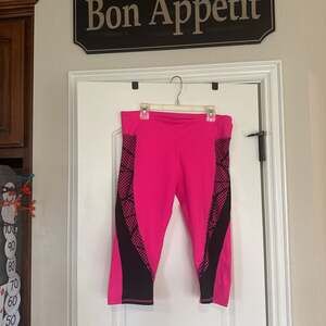 Fabletics Navassa Crop Leggings Women's Medium Pink Black High Waist Stretch